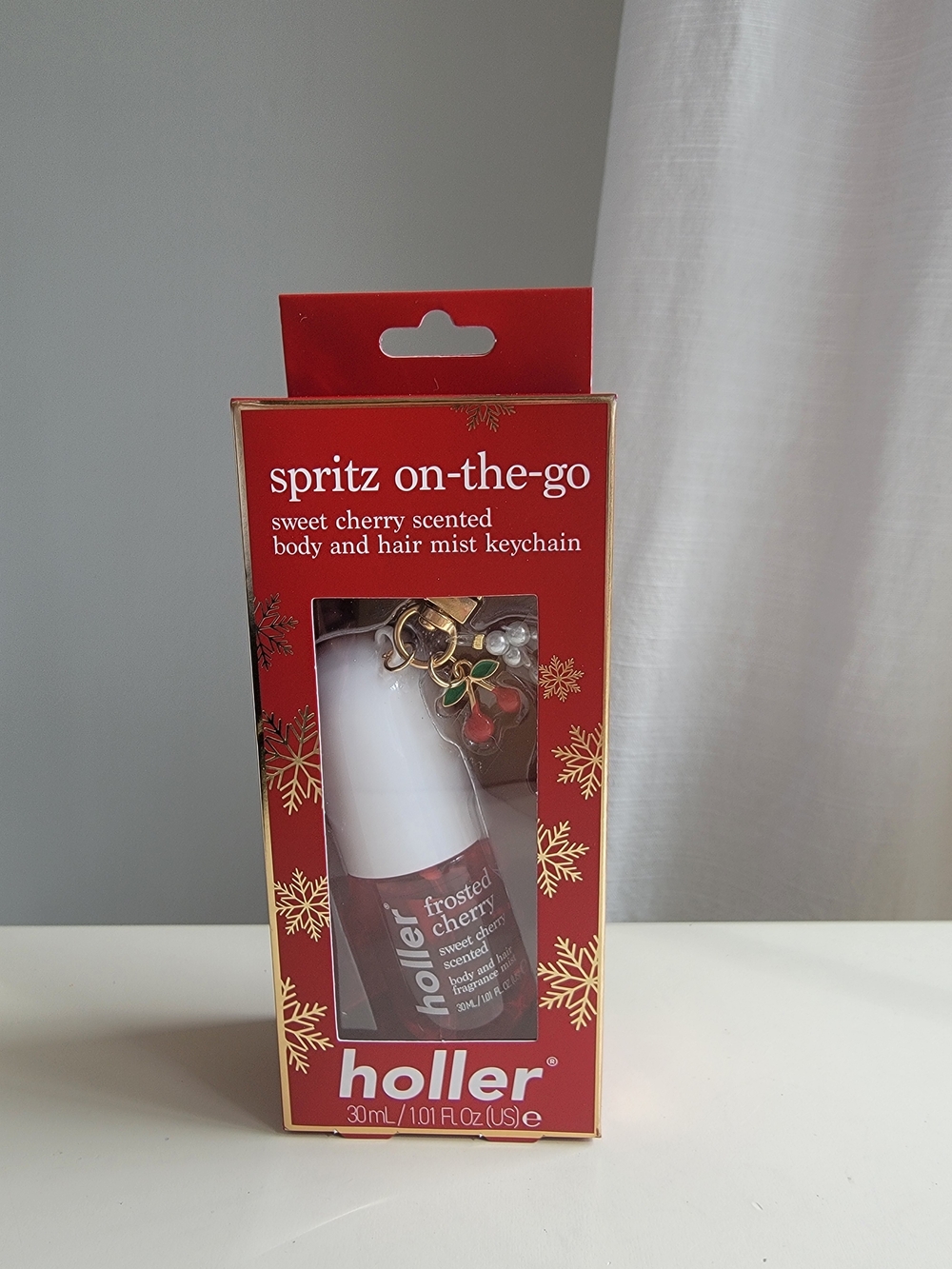 Bath & Body Works Spritz On-The-Go Sweet Cherry Mist Keychain - Red & Gold